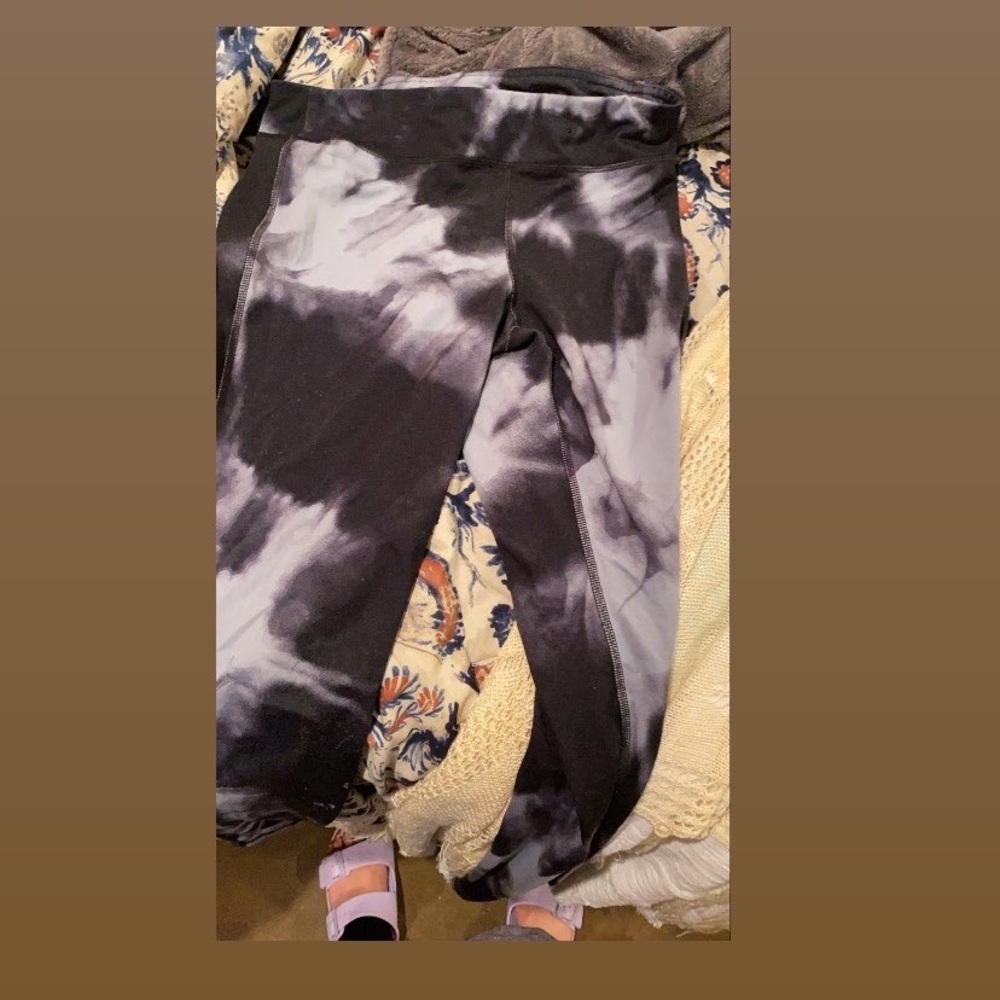 Black and white leggings